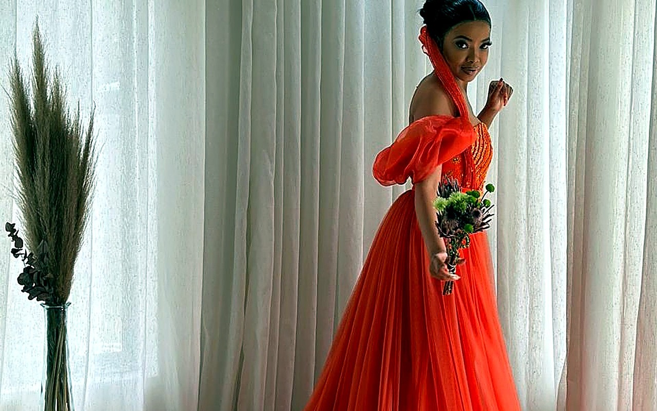 Custom ES FASHIONS garment
